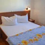 Apartman In With Wifi Turanj