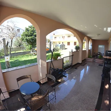 2 Bedroom In Apartament Turanj