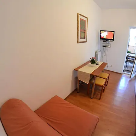 2 Bedroom In * Turanj